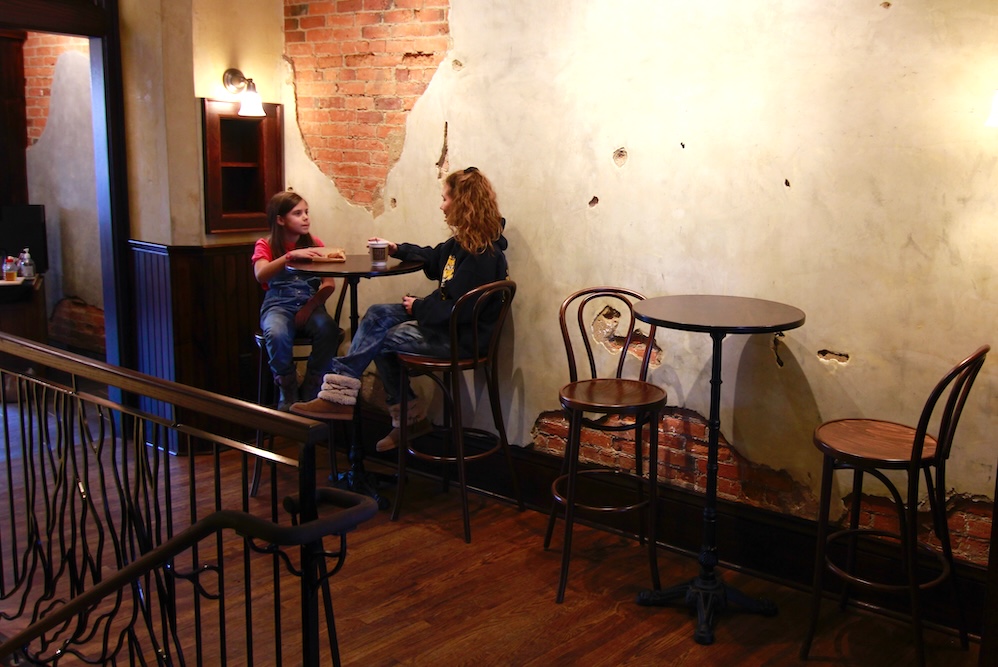 06 cafe 1st hall