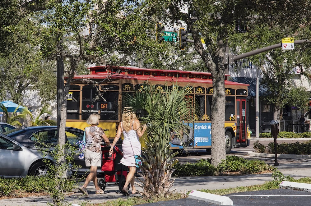 05 streetcar 2 ladies web